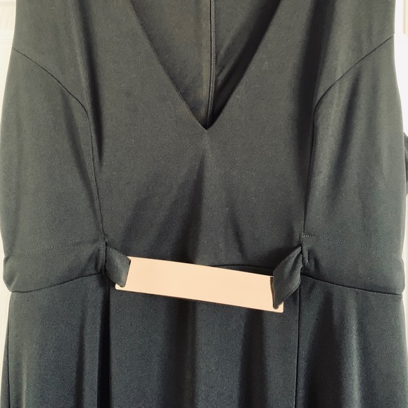 Elegant H&M Sleeveless Black Midi Dress - Picture 6 of 9